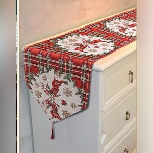 Christmas Deer Table Runner